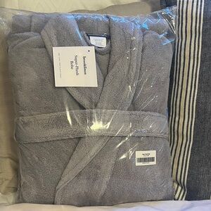 Brand New Brooklinen Super-Plush Robe. Size large. Color is smoke.